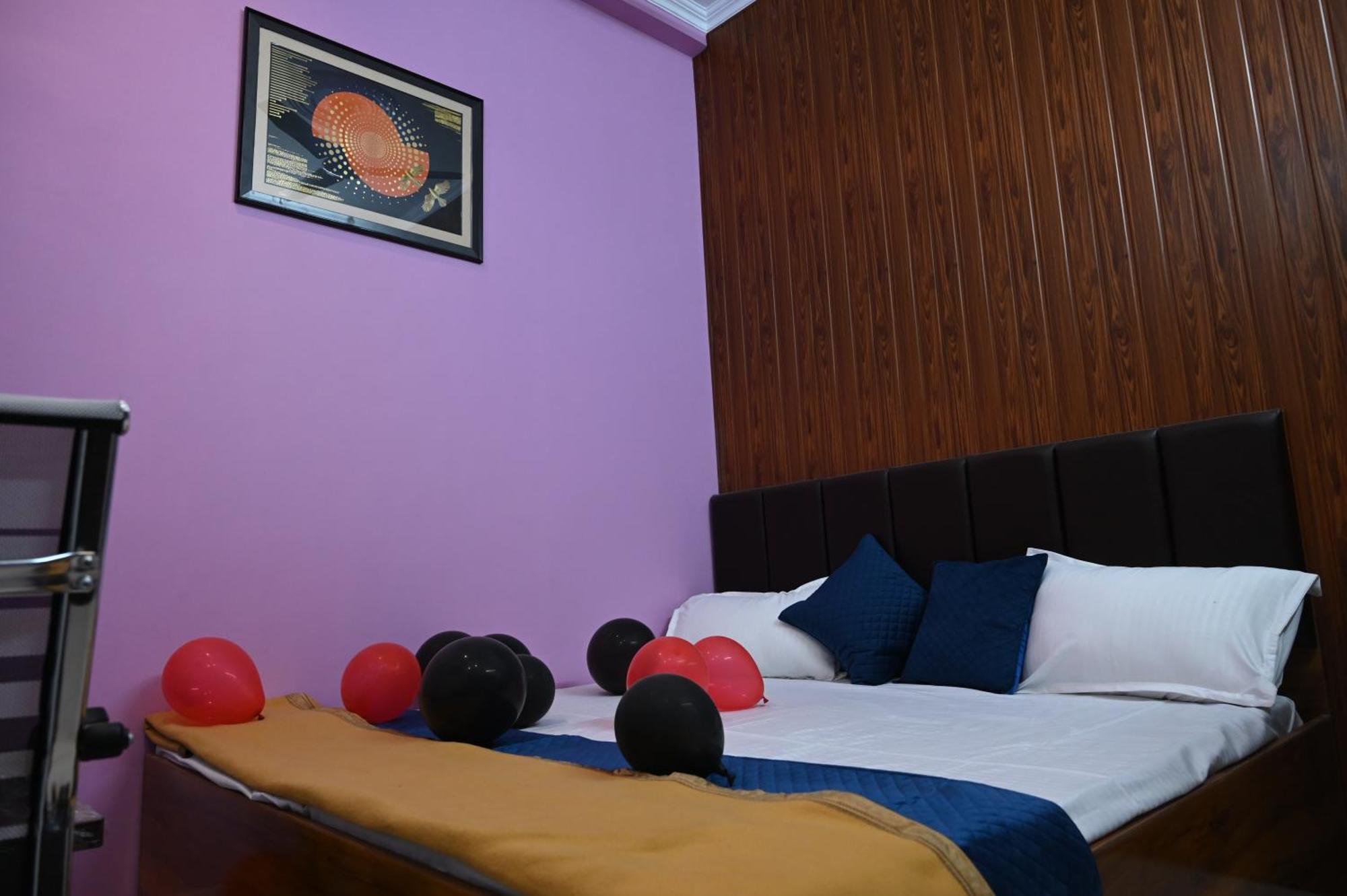 Hotel Ayodhya Paying Guest Екстериор снимка